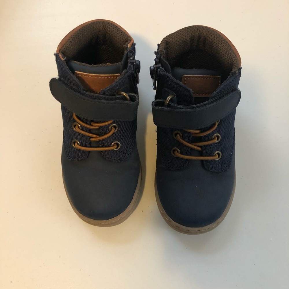 Children’s Place Toddler Boy Mid-Top shoes - Picture 1 of 6